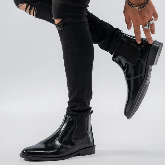 CG BLACK LEATHER CHELSEA BOOTS