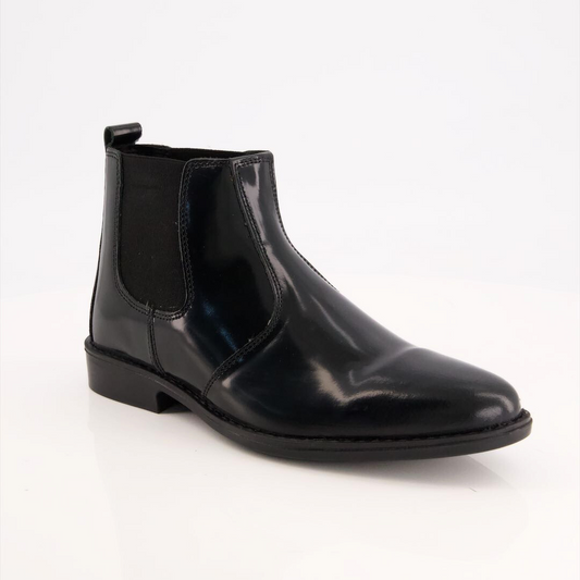 BLACK LEATHER CHELSEA BOOTS